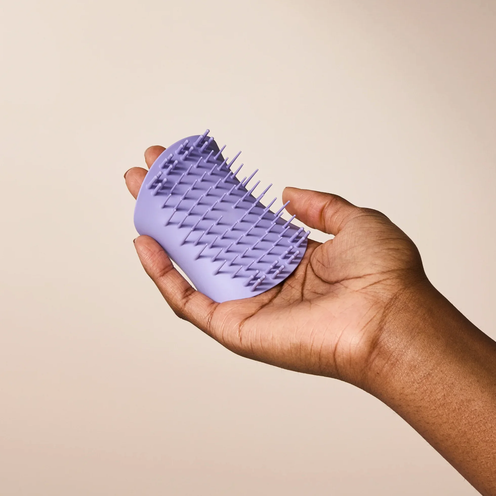 The Scalp Exfoliator & Massager P7